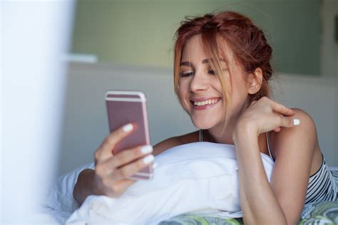 سکسی چت|Sexting: What It Is and How to Sext Safely